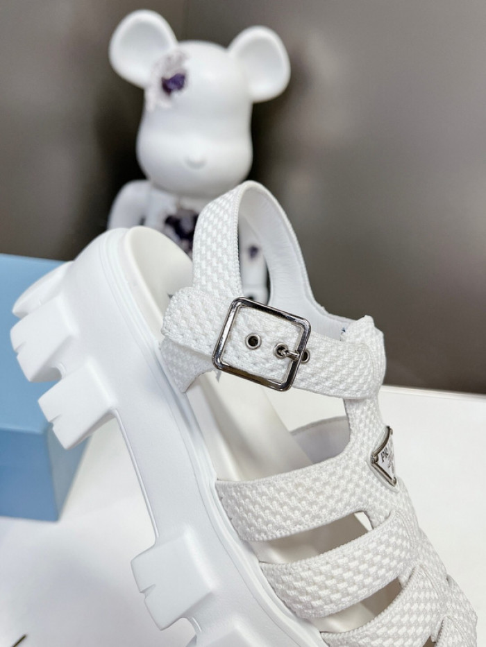 Pra*a sandal