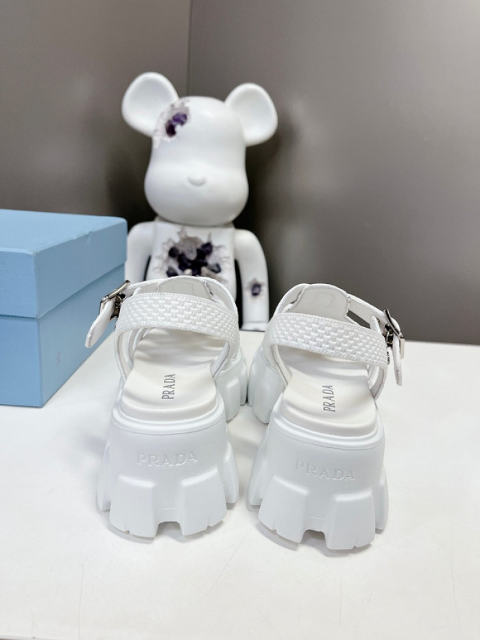 Pra*a sandal