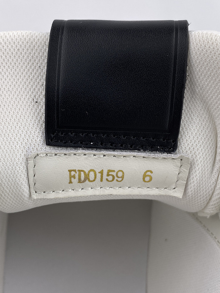 LO1_VTS SNEAKER