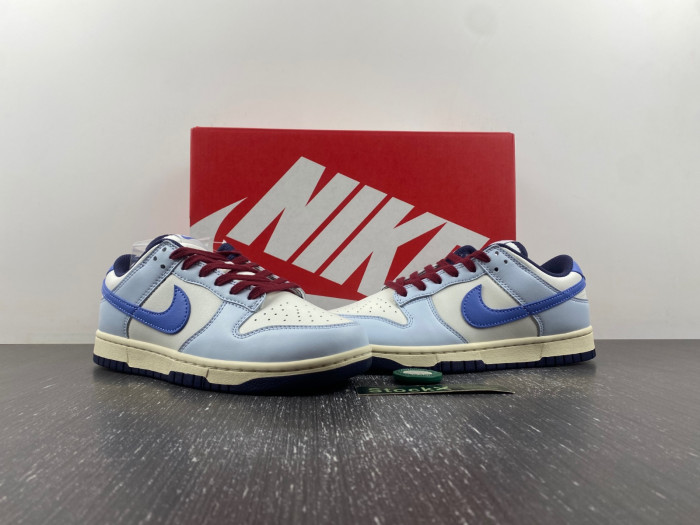 NIKE DUNK LOW