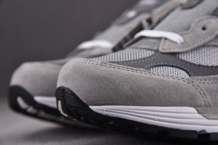 New Balance M992GR