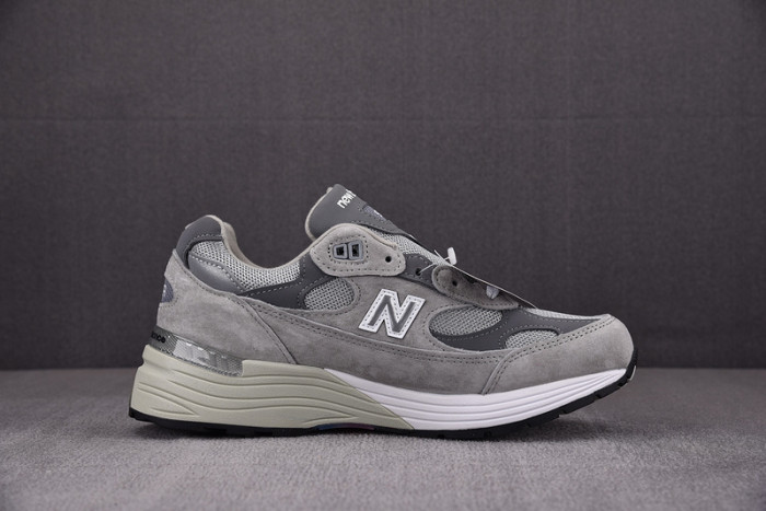 New Balance M992GR