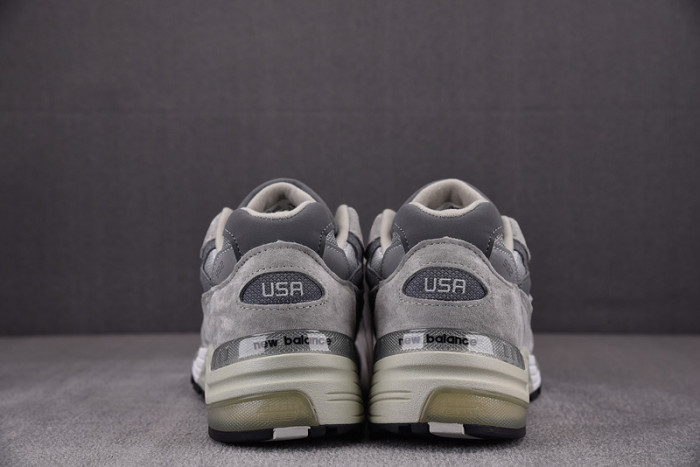 New Balance M992GR