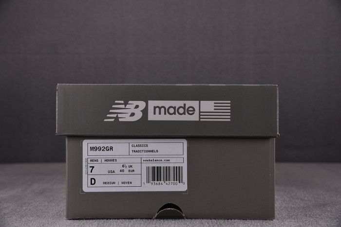 New Balance M992GR