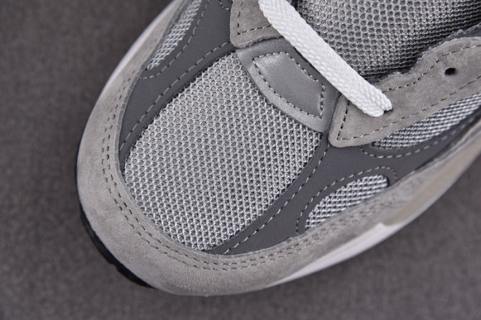 New Balance M992GR