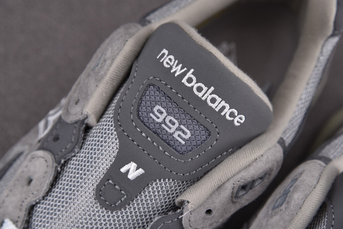 New Balance M992GR
