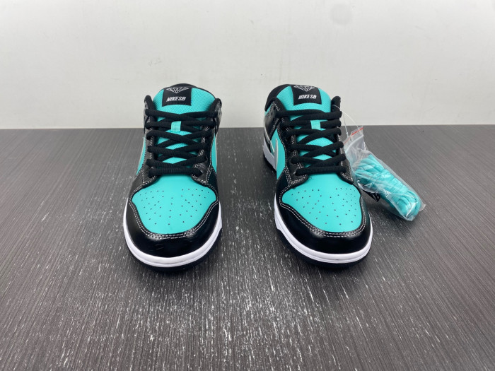 nike sb dunk low pro x diamond S*pply co. t*f*ny 304292-402