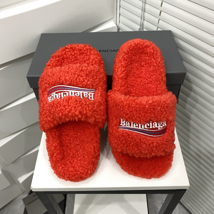 Ba*len*cia*ga sandals