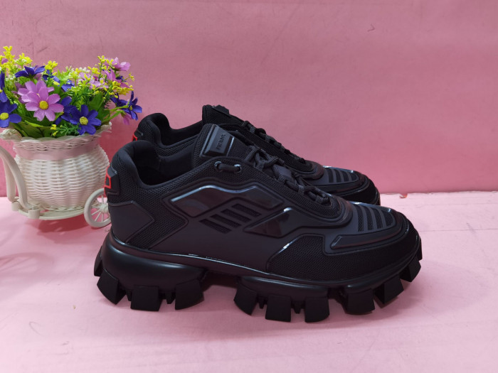 Pra*a sneaker