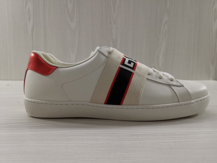G*u*i platform sneaker