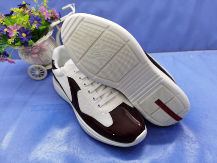 Pra*a sneaker