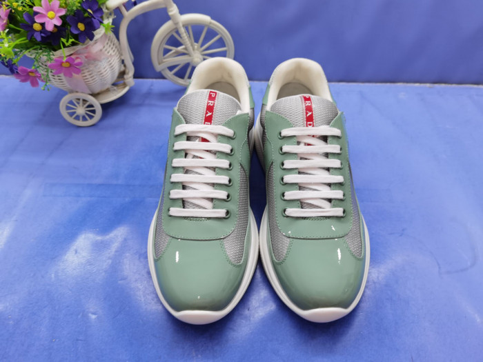 Pra*a sneaker