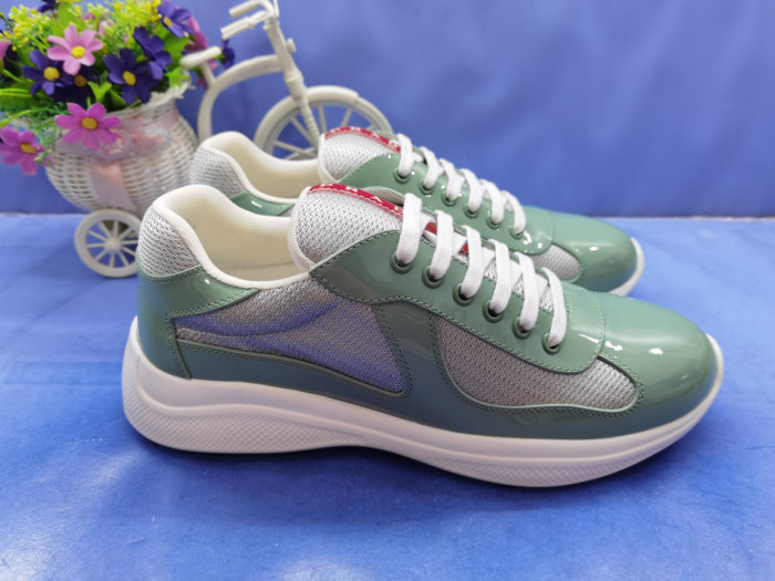 Pra*a sneaker