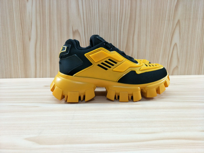 Pra*a sneaker