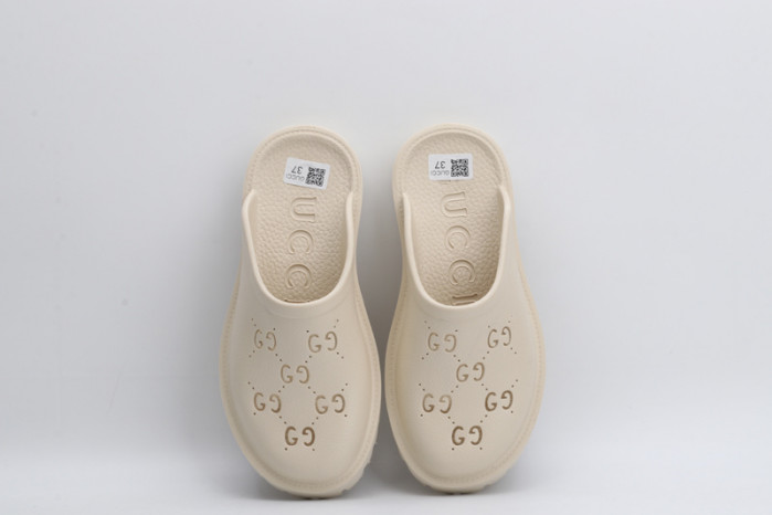 G*u*i sandal