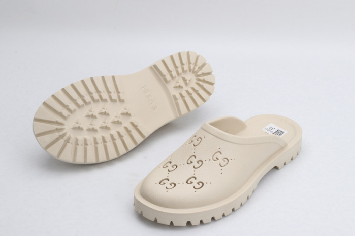 G*u*i sandal