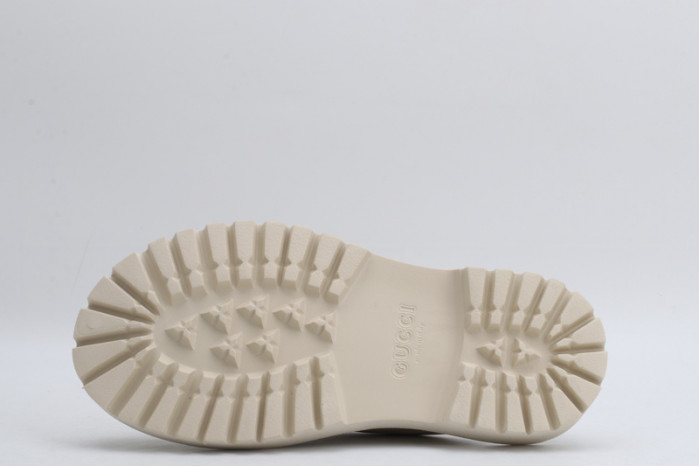 G*u*i sandal