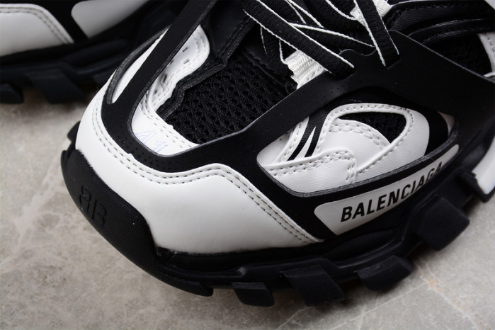 Ba*len*cia*ga track mule