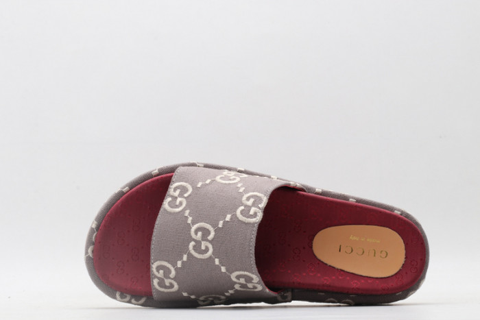G*u*i sandal