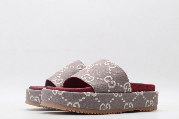 G*u*i sandal