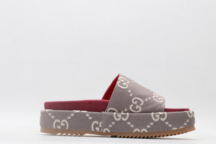 G*u*i sandal