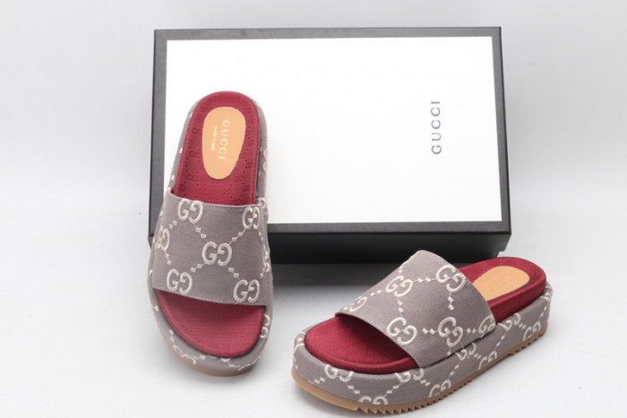 G*u*i sandal