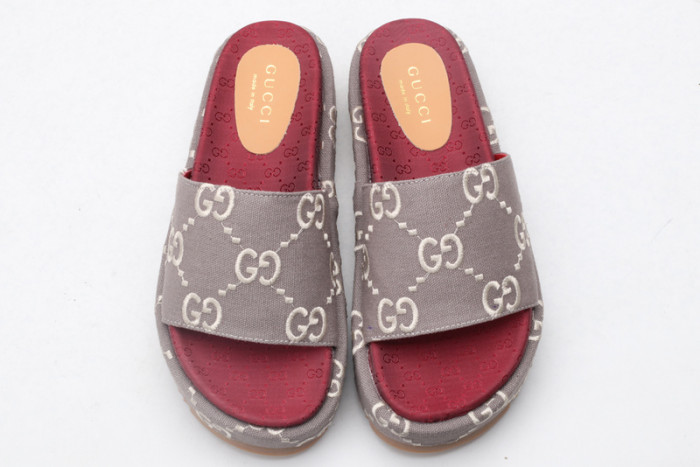 G*u*i sandal