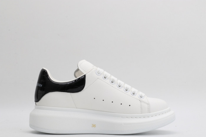 ALEXANDER MCQUEEN OVERSIZED