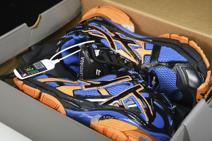 Ba*len*cia*ga -runner