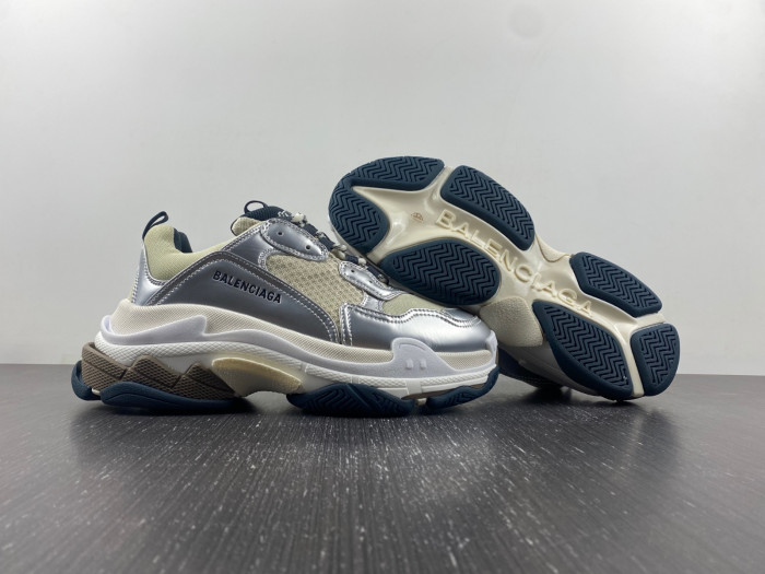 BLCG SNEAKER TRIPLE.S.