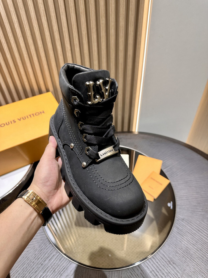 LO1_VTS BOOTS