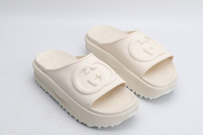 G*u*i sandals