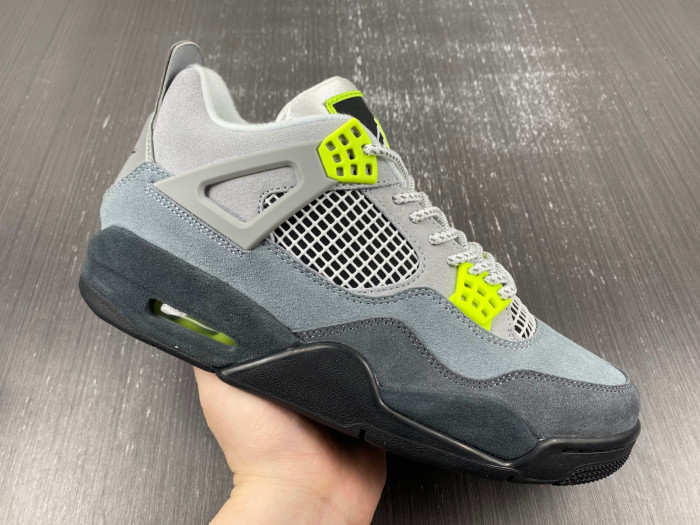 Air Jordan 4 Retro SE 