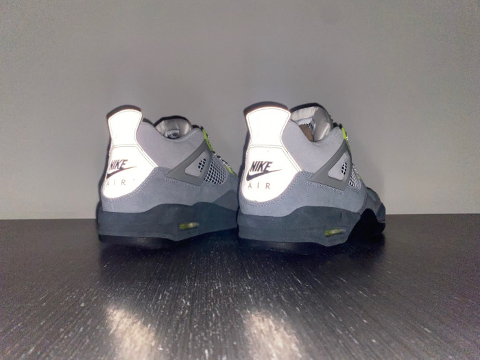 Air Jordan 4 Retro SE 