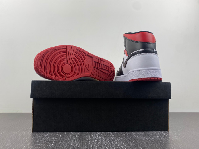 AIR Jordan 1 Mid Gym Red Black Toe - DQ8426-106