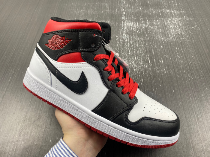 AIR Jordan 1 Mid Gym Red Black Toe - DQ8426-106