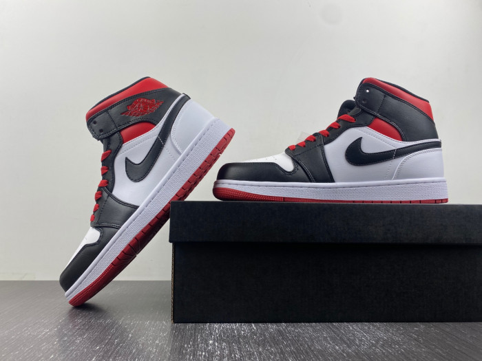 AIR Jordan 1 Mid Gym Red Black Toe - DQ8426-106