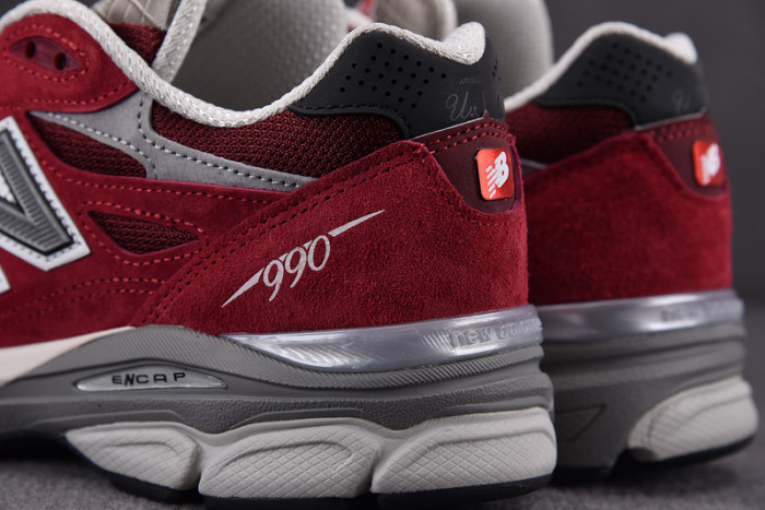 New Balance  M990TF3