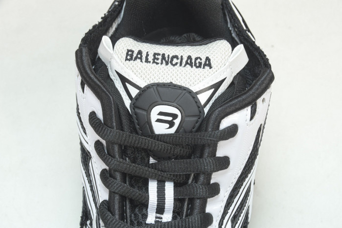 Ba*len*cia*ga -runner