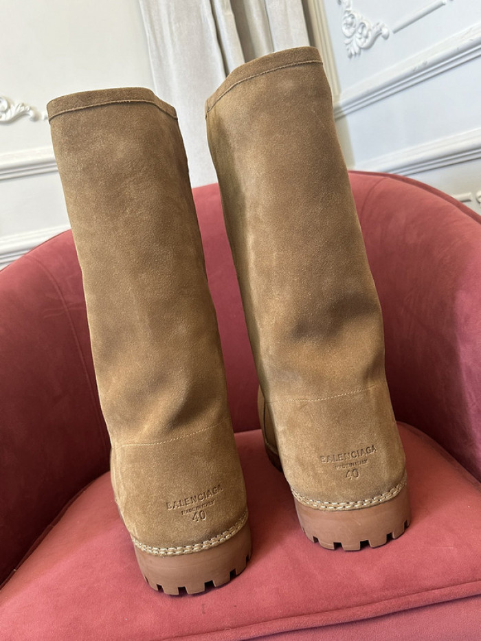 Ba*len*cia*ga alaska high boots
