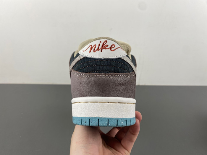 DUNK LOW SB