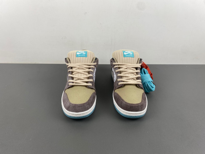 DUNK LOW SB
