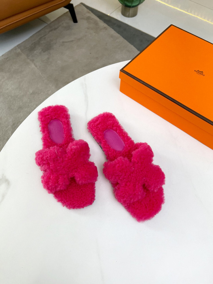 H**mes sandals