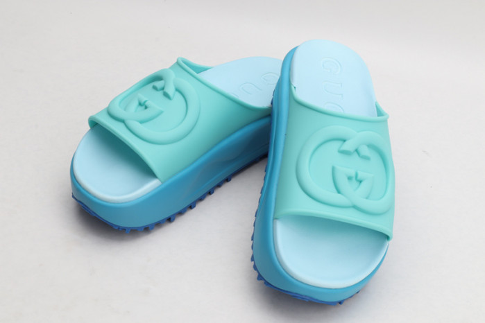 G*u*i sandals