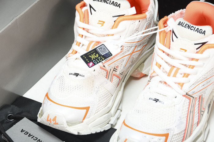 Ba*len*cia*ga -runner