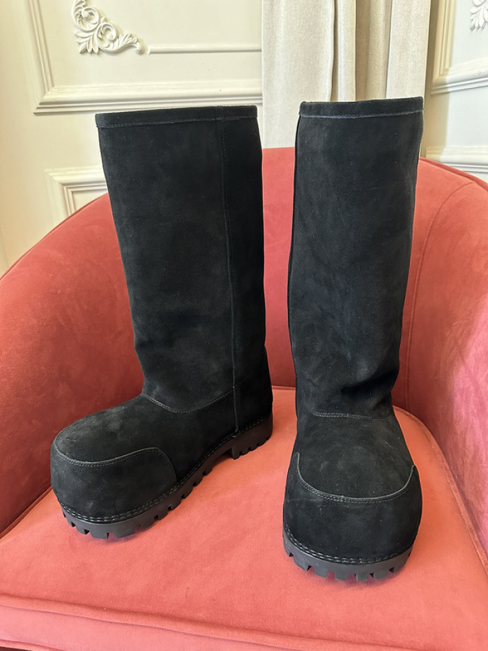 Ba*len*cia*ga alaska high boots