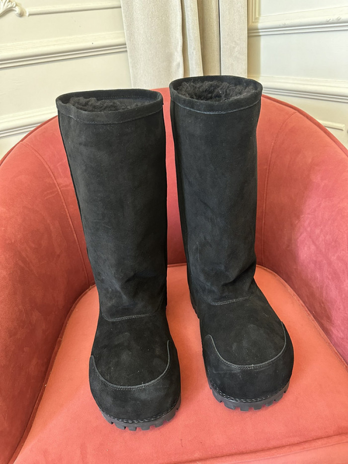 Ba*len*cia*ga alaska high boots