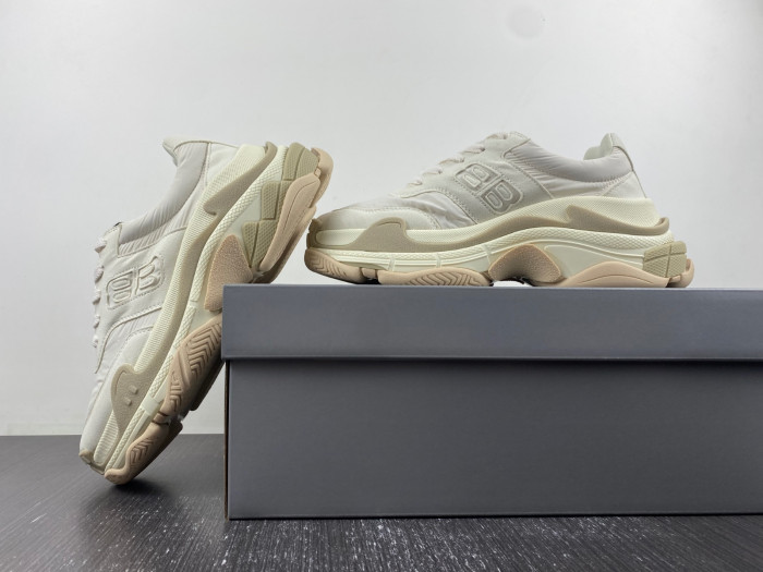 BLCG SNEAKER TRIPLE.S.