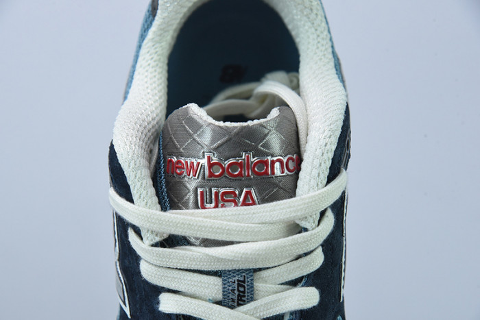 New Balance M990TE3