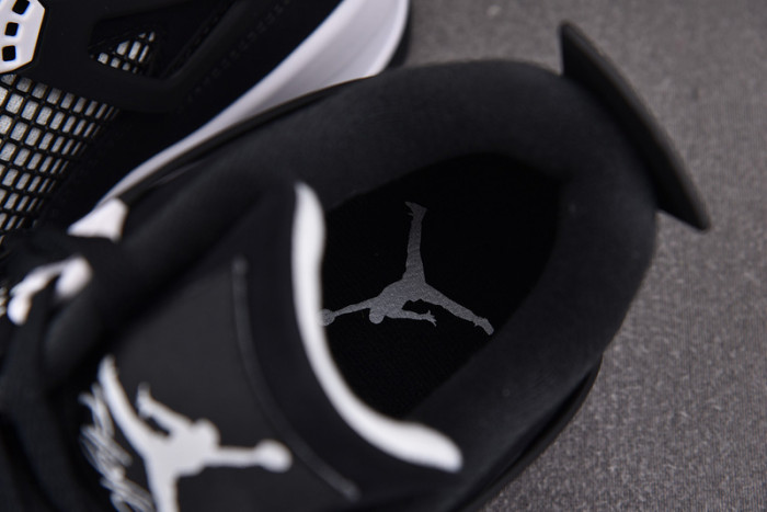 AIR JORDAN 4 "WHITE THUNDER" FQ8138-001